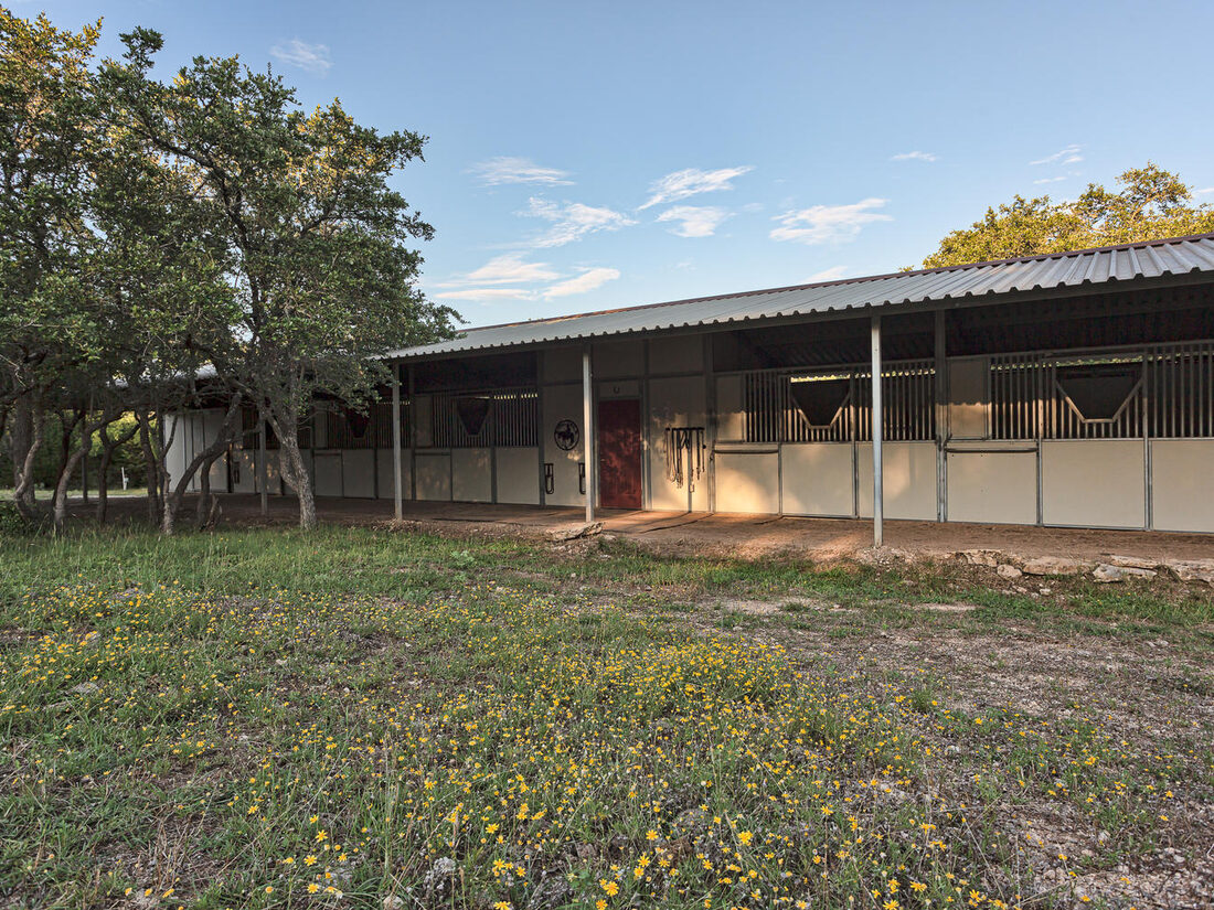 Black Canyon Stables barn entrance